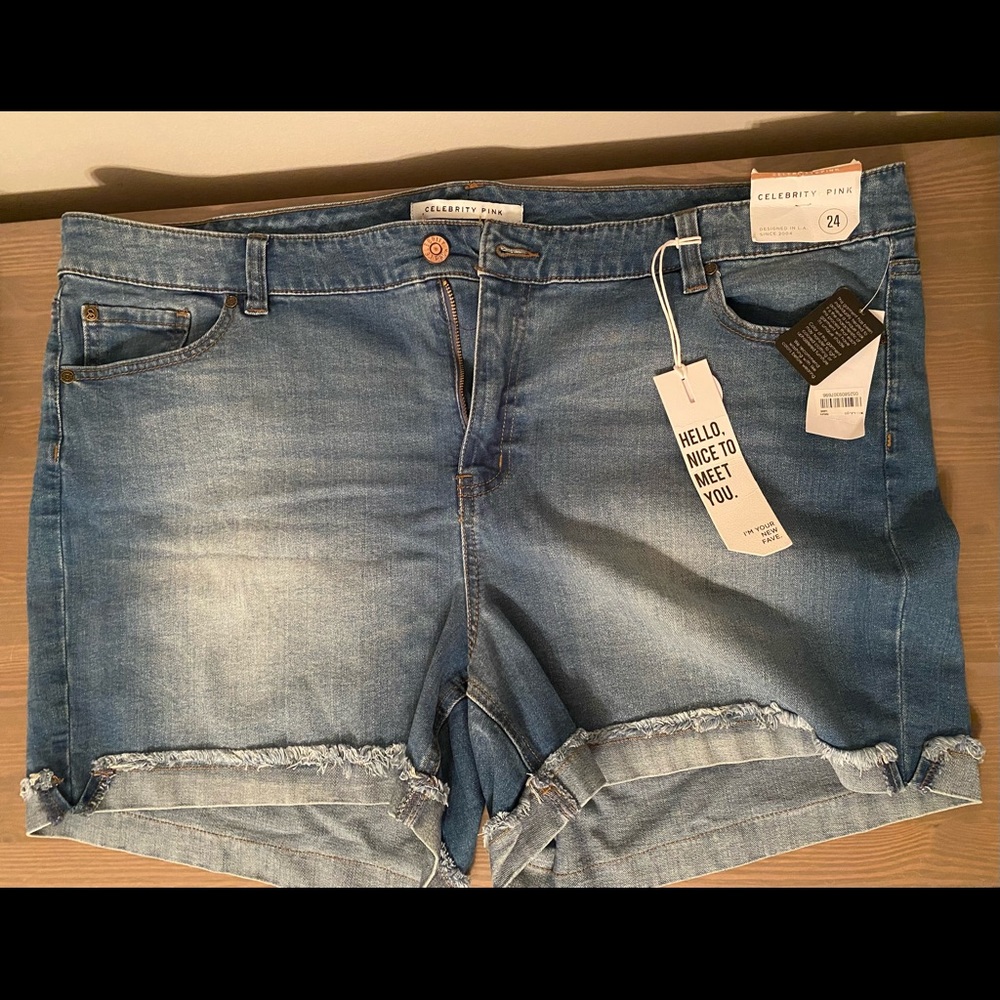 Celebrity Pink size 24 shorts NWT